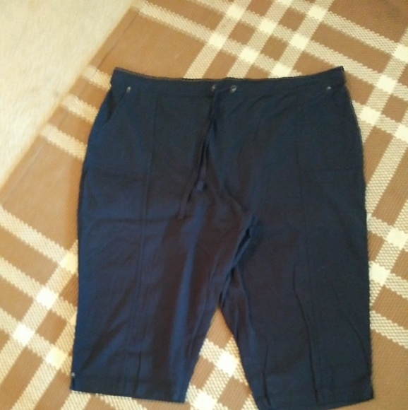 Shorts - Picture 1 of 3